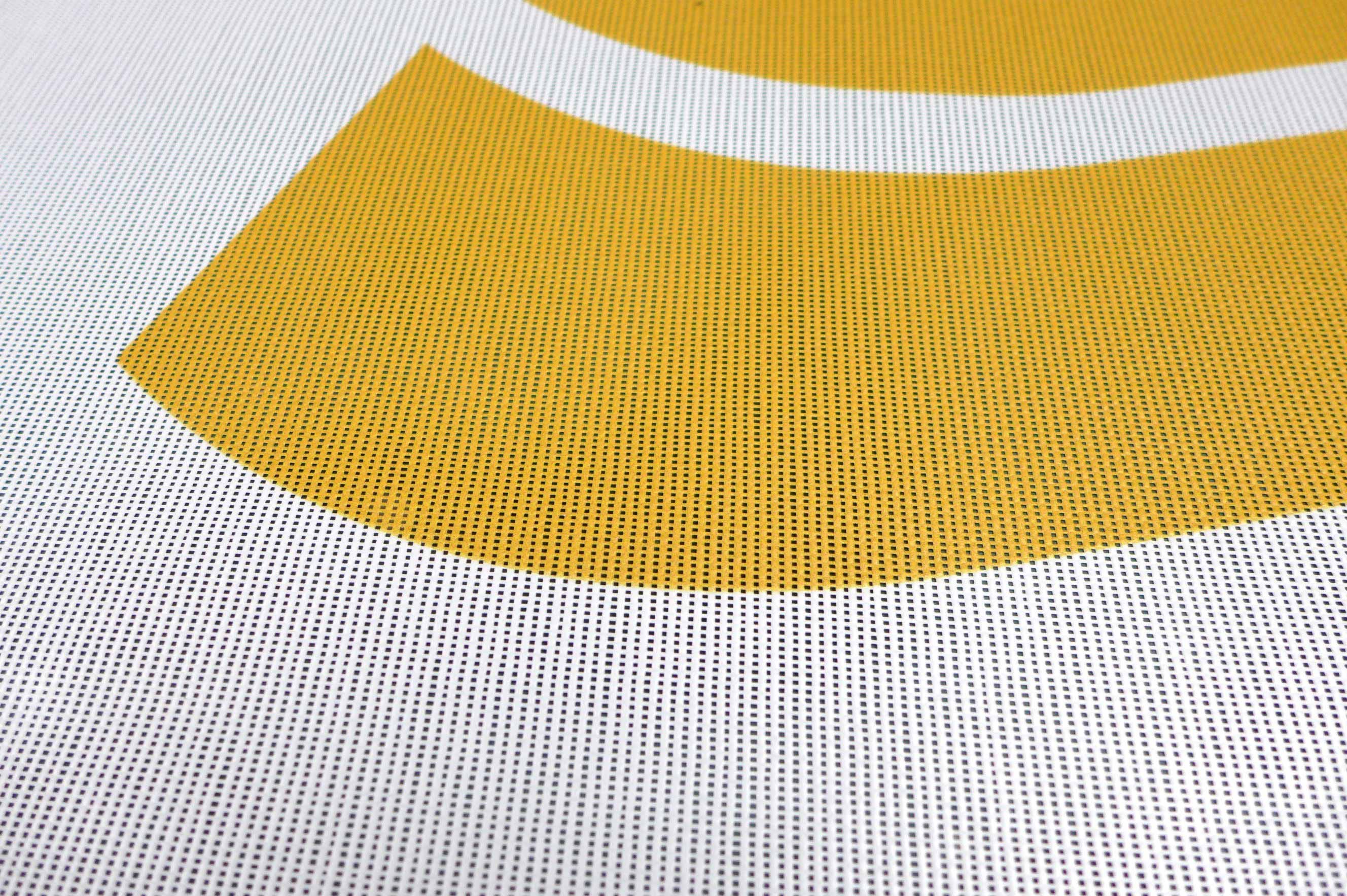 Fassadenbanner aus Mesh-Gewebe im Grafik Design Logo Bremen